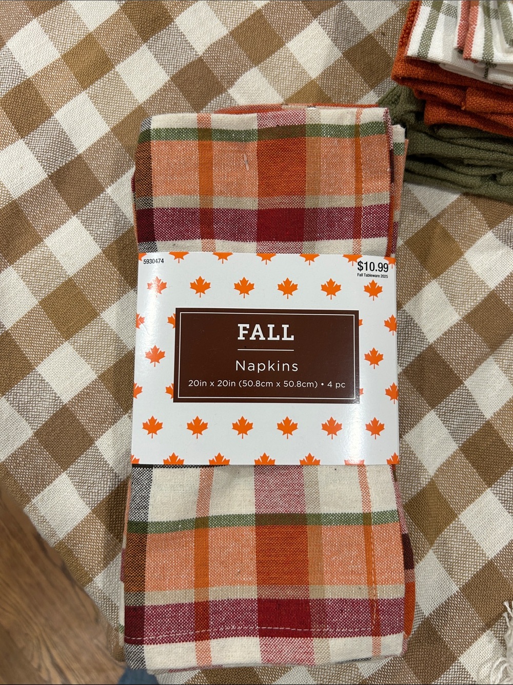 Plaid & Solid Green Linens Set - Fall - Picture 2 of 6